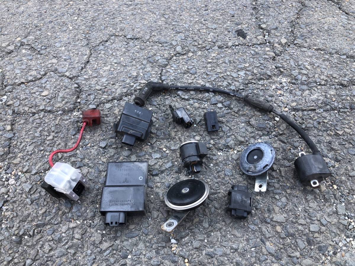 【48631】　アドレスV125　CF46A (565番台～) 点火OK CDI イグニッションコイル リレー ホーン リレー ウインカー 電装系
