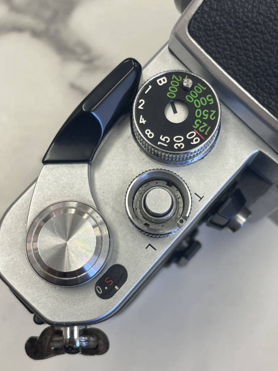 28.年式のわりに綺麗・稼動品・Nikon ニコン F2 フィルム カメラ