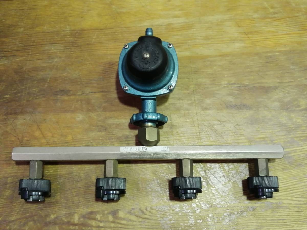 カリフォルニアパティオ カセットガスアダプター 4本型（ジャンク品