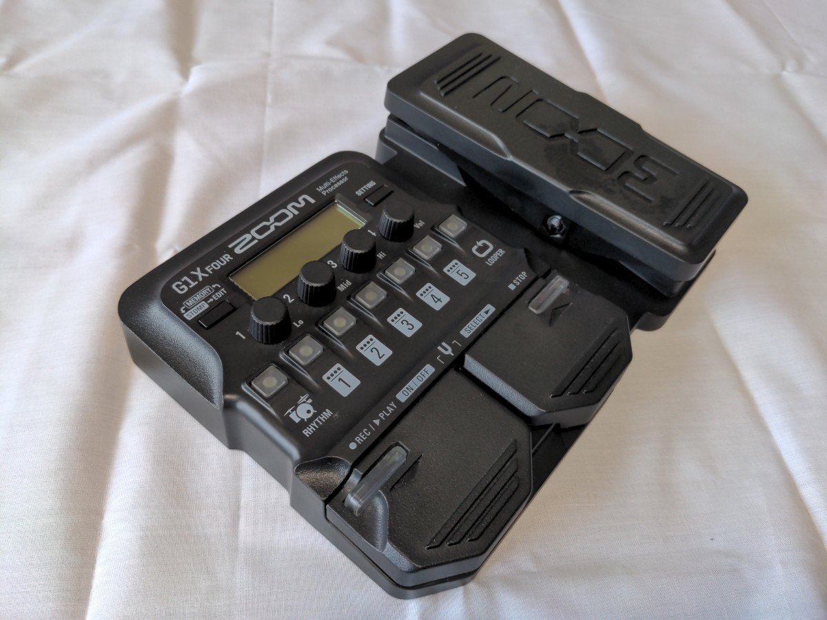 ZOOM G1X FOUR マルチエフェクター 元箱・説明書付き 動作確認済 ZOOM G1X FOUR マルチエフェクター 元箱・説明書付き 動作確認済