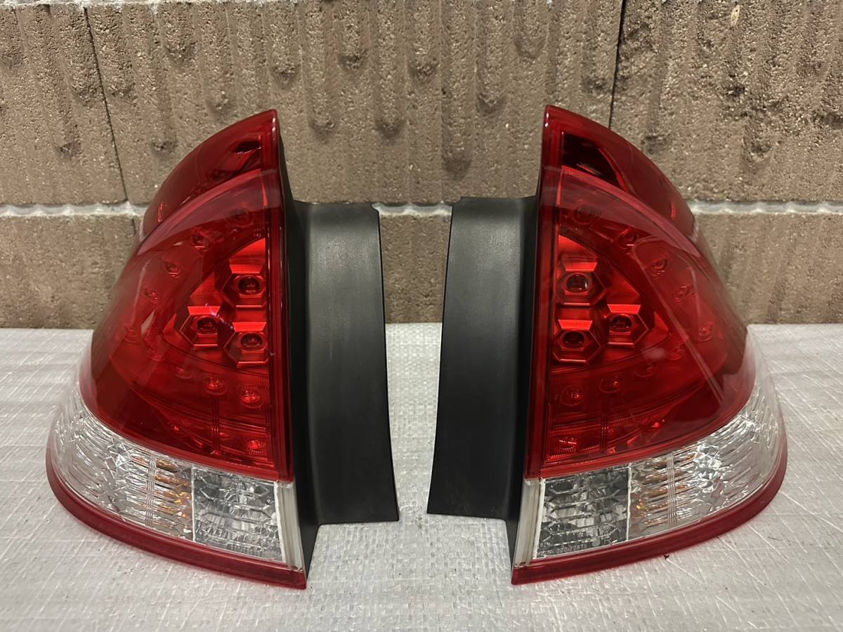 ウ゛ォクシー VOXY ZRR80 ZWR80 右 ヘッドライト 28-229 81110-28D20