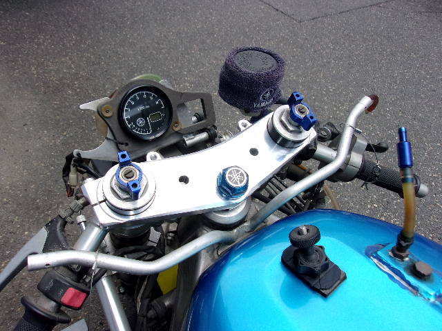 カスタムRZに バーハンドル TZR250R 3XV フロントフォークとステム