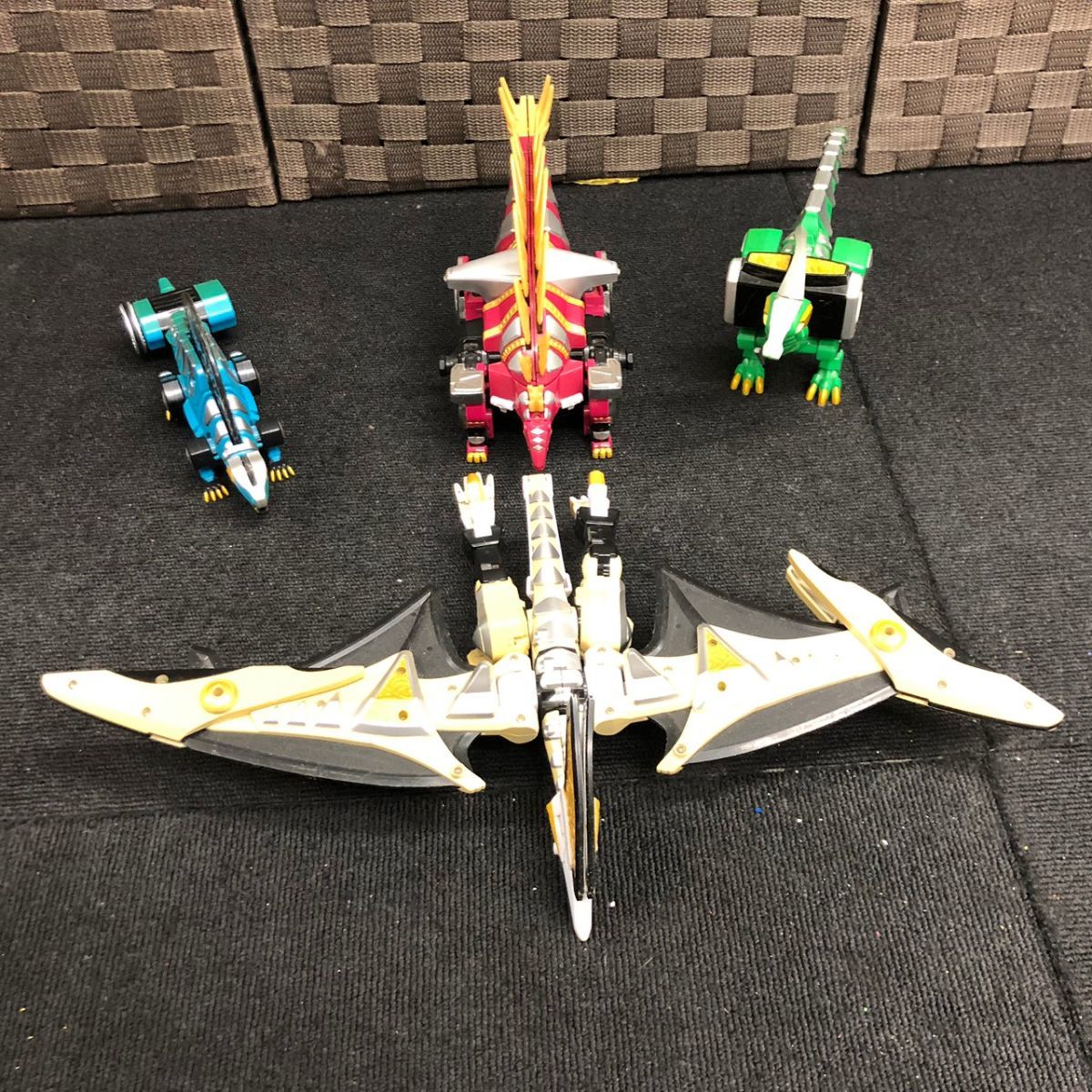 Q112-C5-151 爆竜戦隊アバレンジャー おもちゃ まとめ 4点セット 