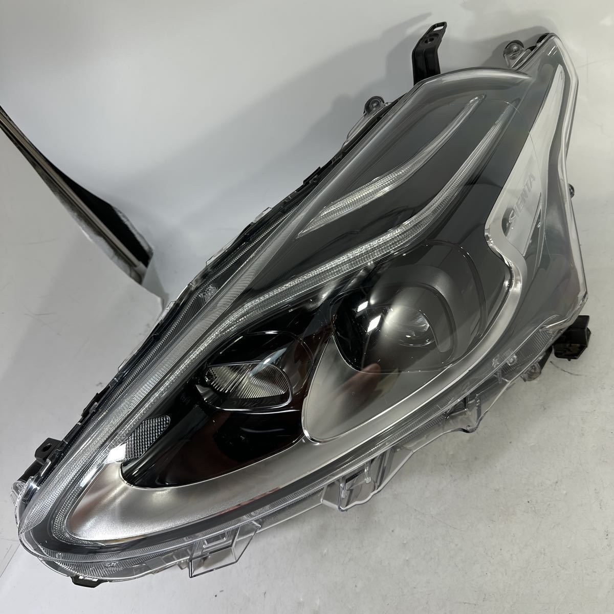 M 14-5-2軽度 シエンタ 後期 NSP170G 打刻33 52-317 NHP170G LEDヘッド