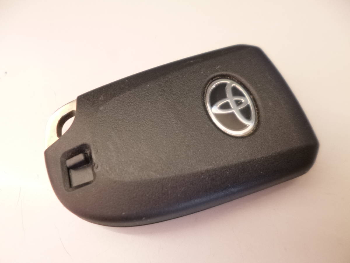 TS403』トヨタ TOYOTA スマートキー ハイエース 令和2年式 【GDH206V
