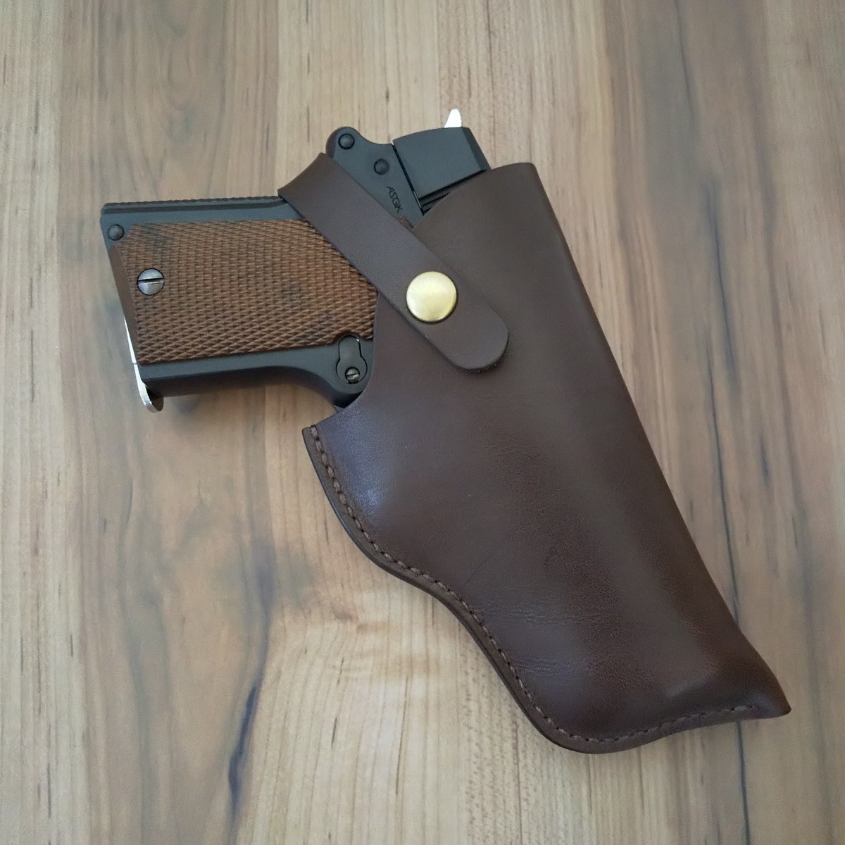 東京マルイ デトニクス 45コンバットマスター対応ホルスター チョコ色 ハンドメイド品 革製ヒップホルスター