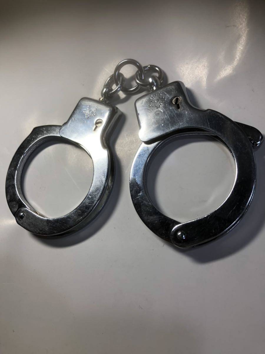 新品，セール レトロ昭和警察手錠 革ケース(警察グッズ)｜売買されたオークション情報、yahooの商品情報をアーカイブ公開 - オークファン 警察グッズ