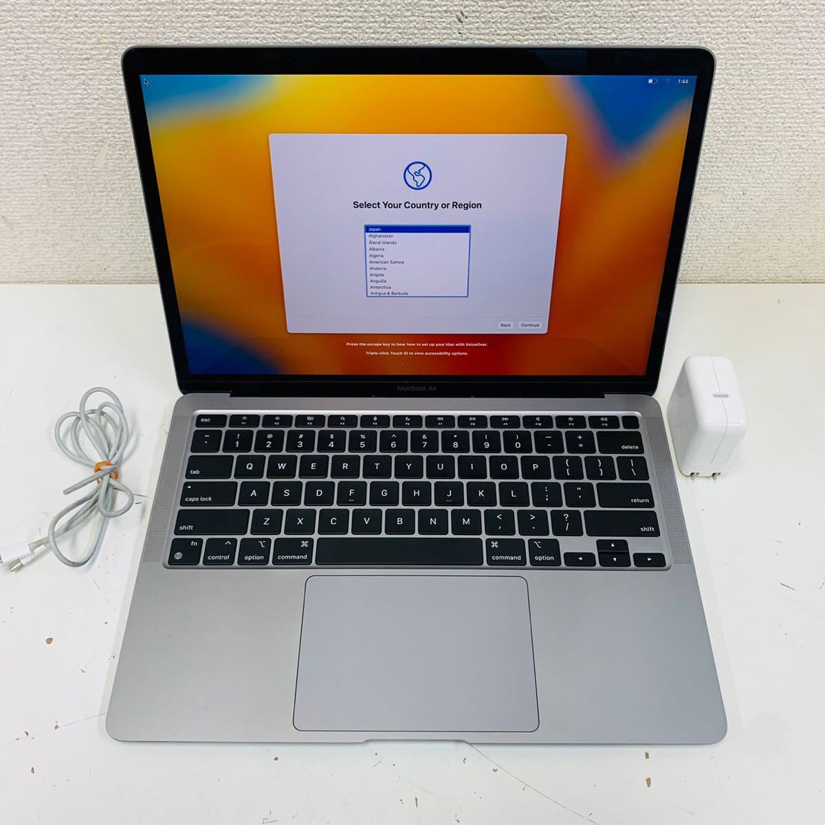 Air M1 Apple 美品MacBook 本体 シルバー Apple MacBook air M1 8GB