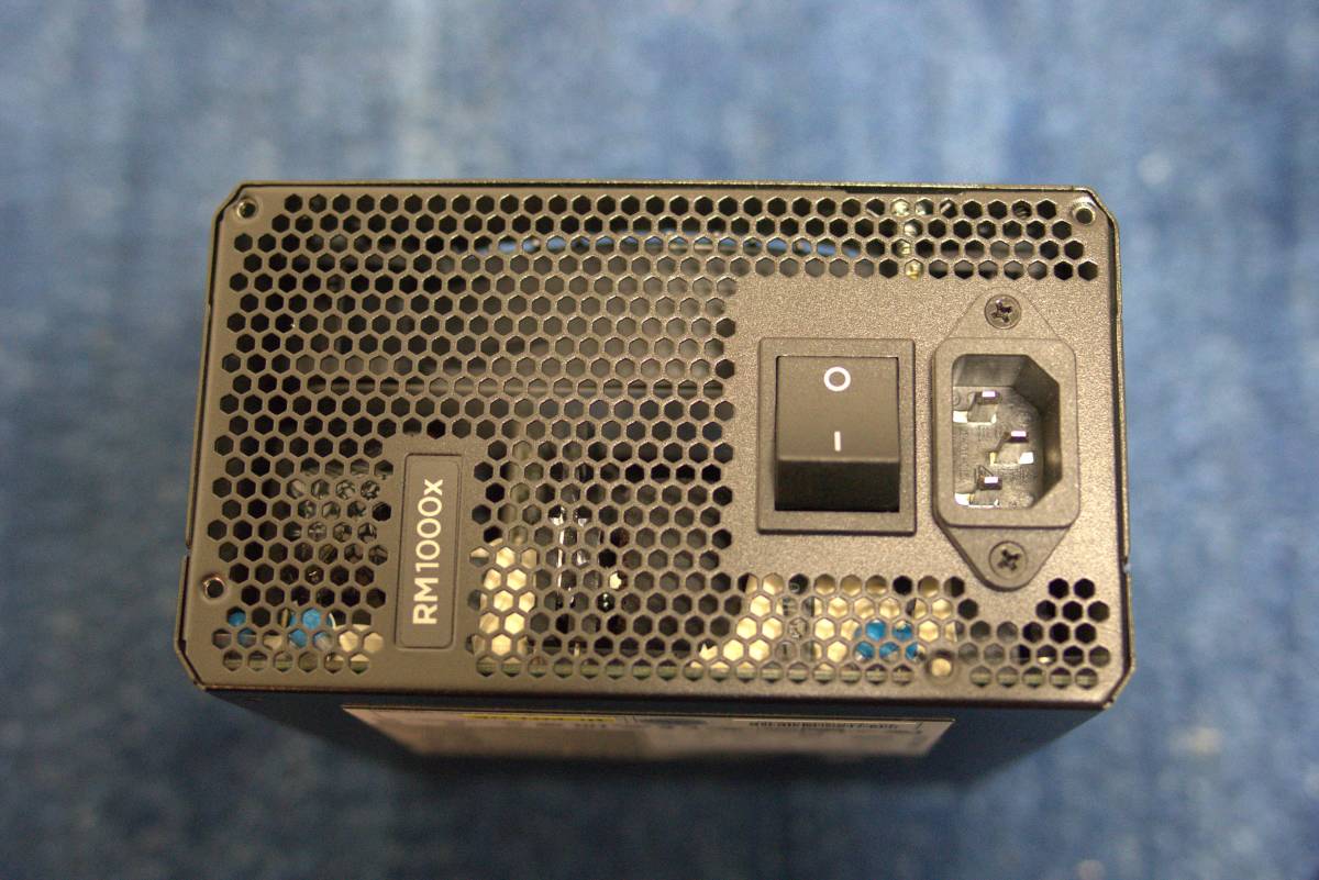 Corsair RM1000x 80PLUS GOLD認証 1000W静音電源ユニット Corsair 電源 