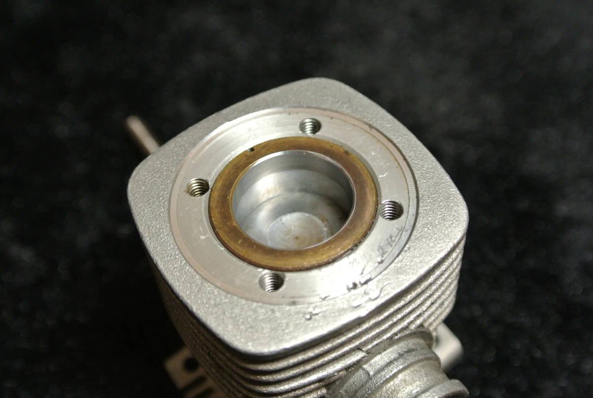 ノバロッシREX製1/8RCレーシングラジコンカー用21エンジンPR21-R1