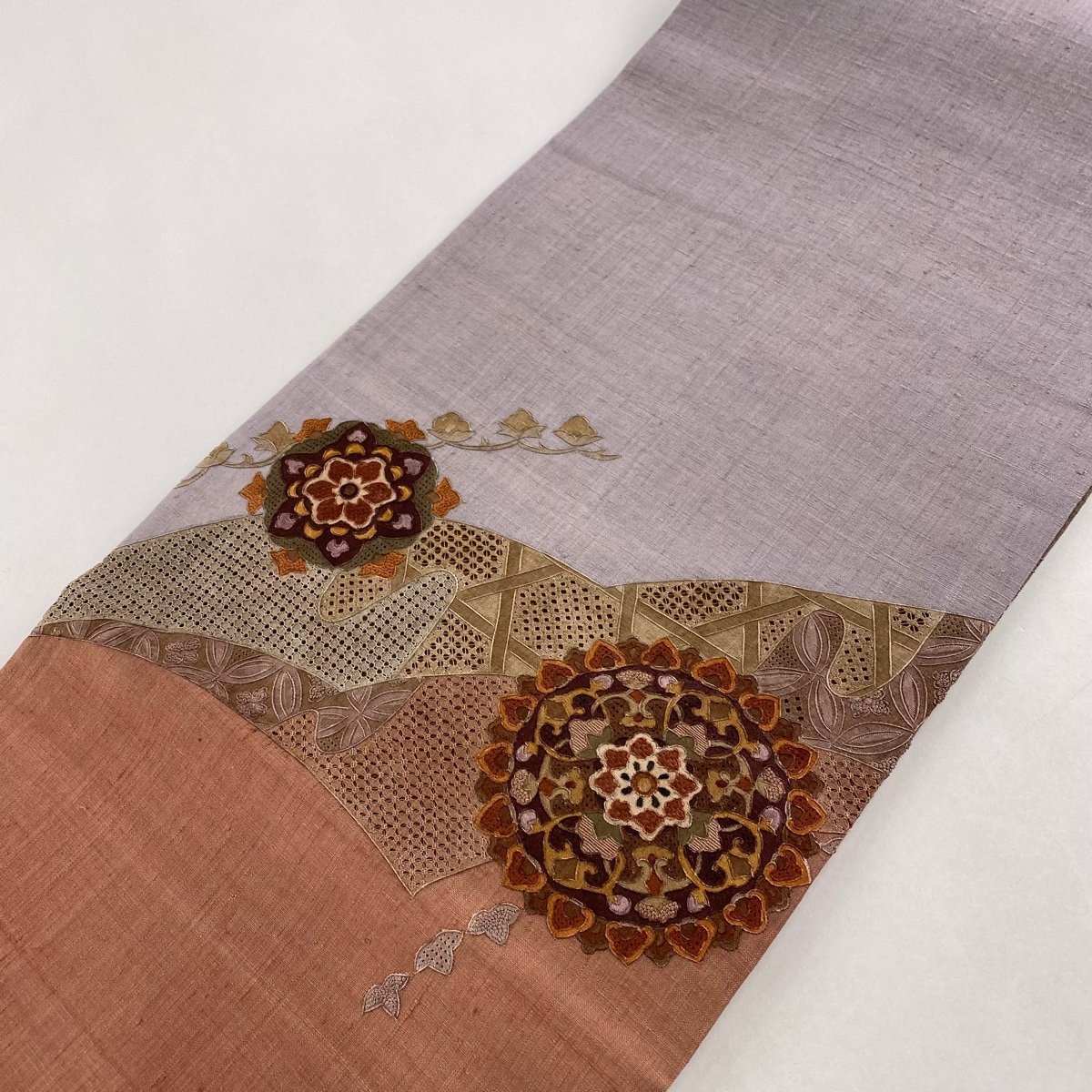 袋帯 美品 秀品 華文 観世水 刺繍 紬地 灰紫 お太鼓柄 正絹 【中古 