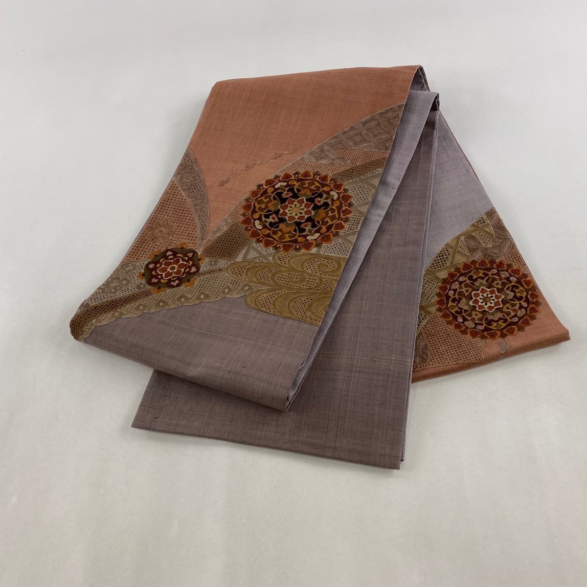 袋帯 美品 秀品 華文 観世水 刺繍 紬地 灰紫 お太鼓柄 正絹 【中古 