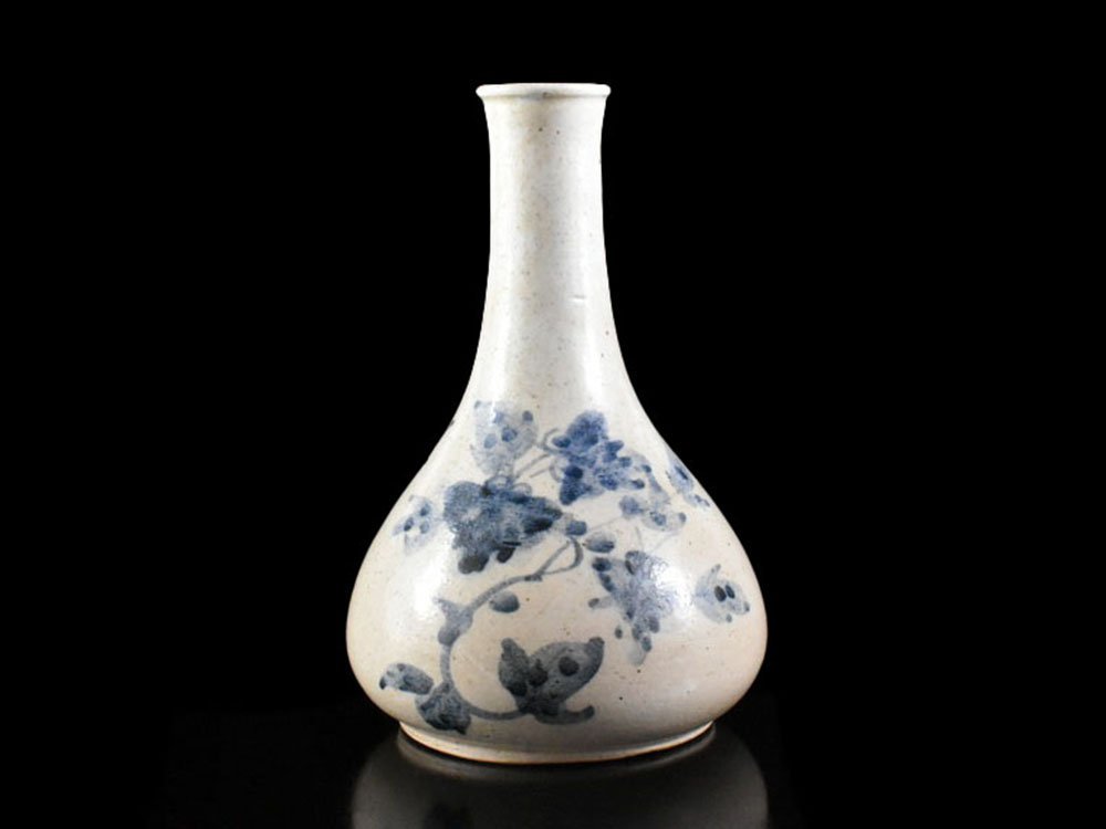 人気セール，HOT 雲 某名家買取品 韓国 李朝 染付花絵付花瓶 壷 高さ21.5cm 古美術品 中国朝鮮美術 A8023 UTDge3gfe(李朝)｜売買されたオークション情報、yahooの商品情報をアーカイブ公開 - オークファン 李朝