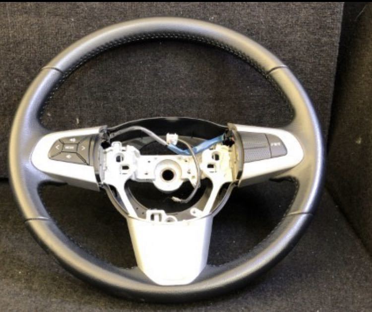 綺麗目☆ダイハツ 純正ステアリング タントカスタム　ムーブカスタム　キャスト　la600s la150s la250s レザー ステアリング ダイハツ | ブラックレザー 純正交換 黒木目