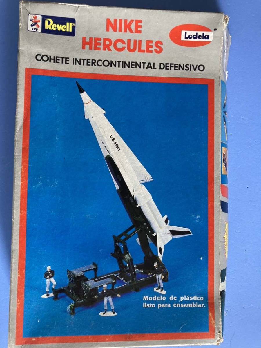 地対空ミサイル　ナイキ・ハーキュリーズ　 1/40 レベル　　発射台、捜査員付き
