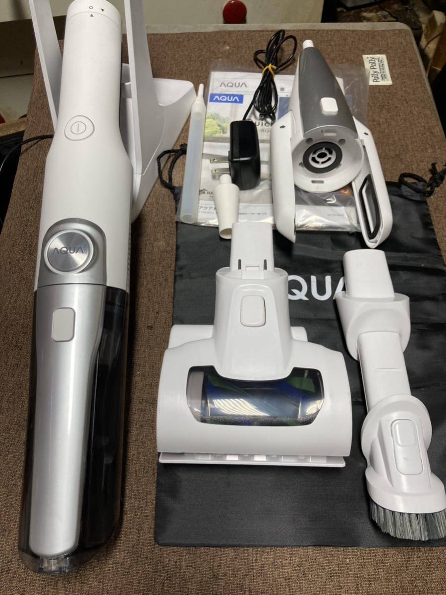 アクア　スティッククリーナー AQC-HH700-W