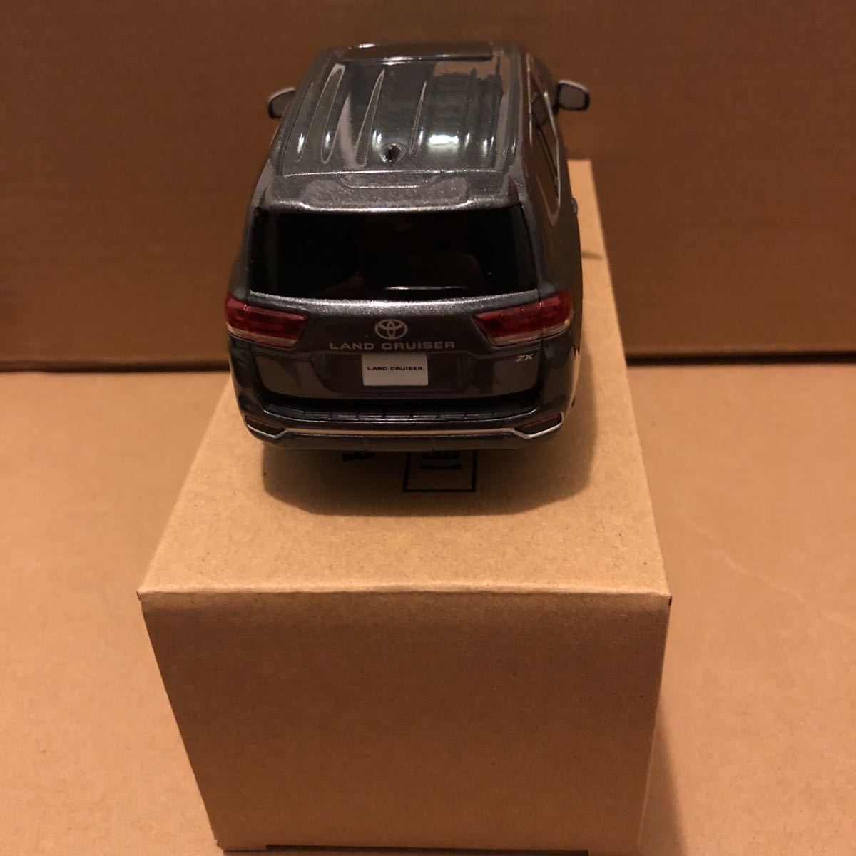 トミカに期待！ 新型ランドクルーザー ZX 300系 1⁄30 ダイキャスト製