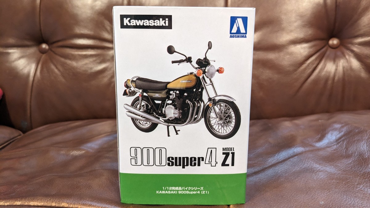 廃盤 アオシマ 1/12 完成品 KAWASAKI 900 SUPER4 Z1 玉虫マルーン 