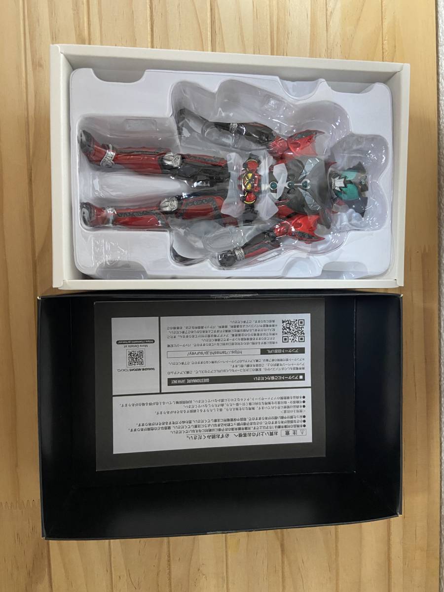 S.H.Figuarts(真骨彫製法) 仮面ライダーダークキバ フィギュアーツ