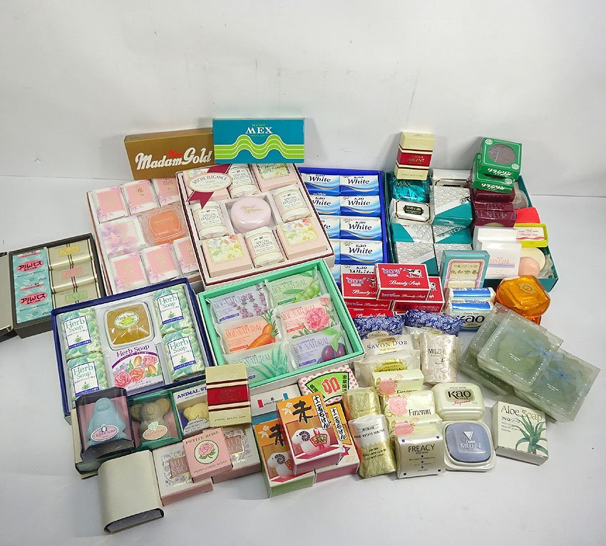 緑屋Re■ 石鹸　123個まとめて　大量　固形石鹸　ギフト　　hc/g3/8-120/11-6#140