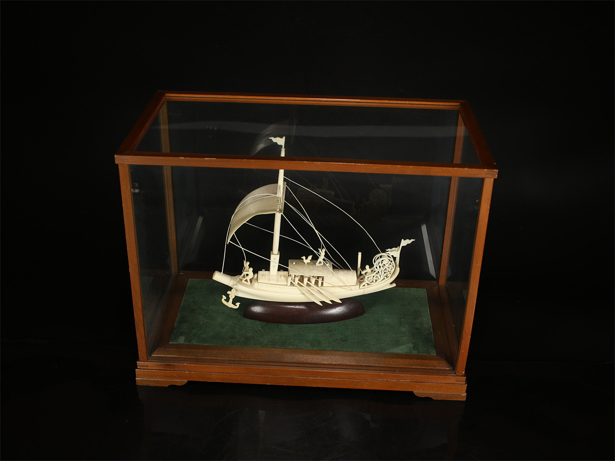 美】YA534 唐物 東洋彫刻 帆船 置物 ／ ガラスケース付 美品 N ！ zn