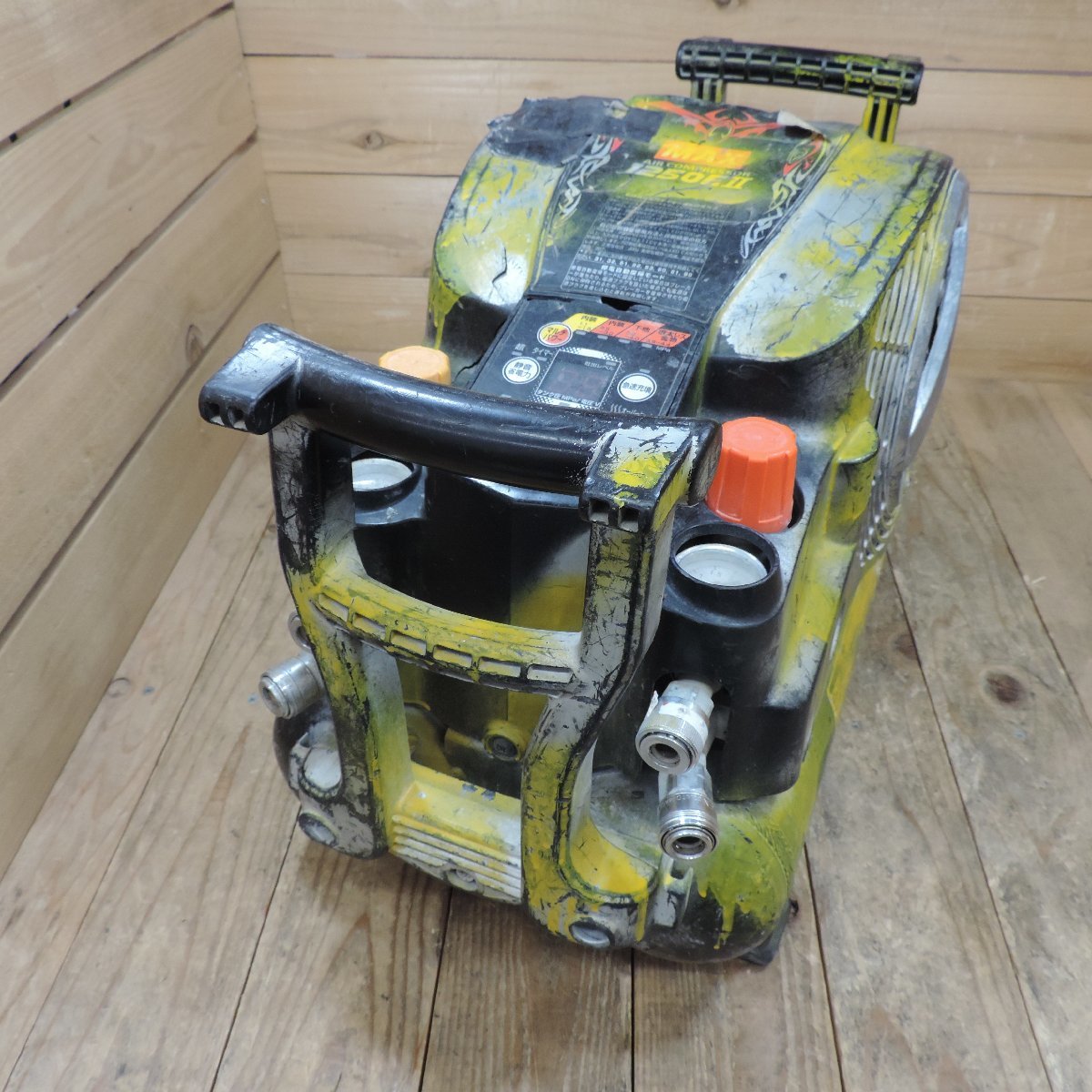 【ジャンク品】〇マックス(MAX) エアコンプレッサー AK-HL1250E2 ブラック