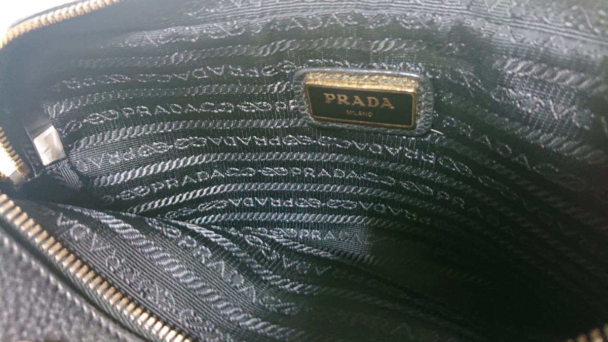 正規品PRADAプラダ 美品ヴィッテロダイノレザーショルダーバッグ 