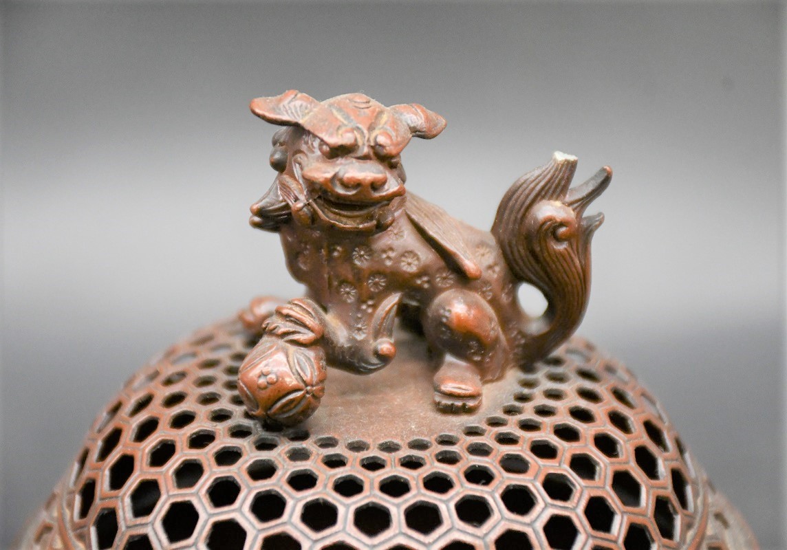 香炉 銅製 透かし香炉三脚 佐野宏采・作　2245 NY8-352【現状品】宏采作 銅製香炉 佐野宏采 三つ足香炉 獅子摘 香炉