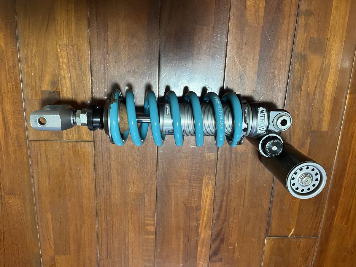 NITRONナイトロンリヤサスペンションR2.スズキGSX-R1000K1中古 NITRON