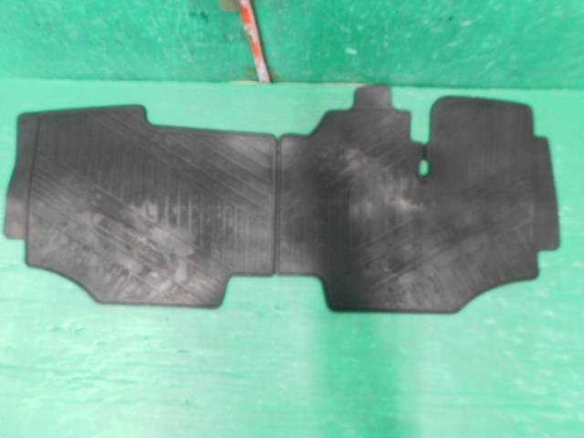 サンバー V-KS4 フロアマット 三方開 4WD EN07 002