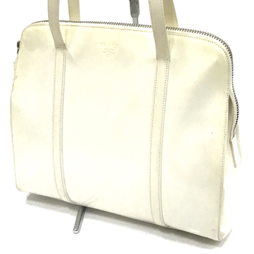 プラダ エナメル トートバッグ ショルダーバッグ 肩がけ ホワイト カバン PRADA