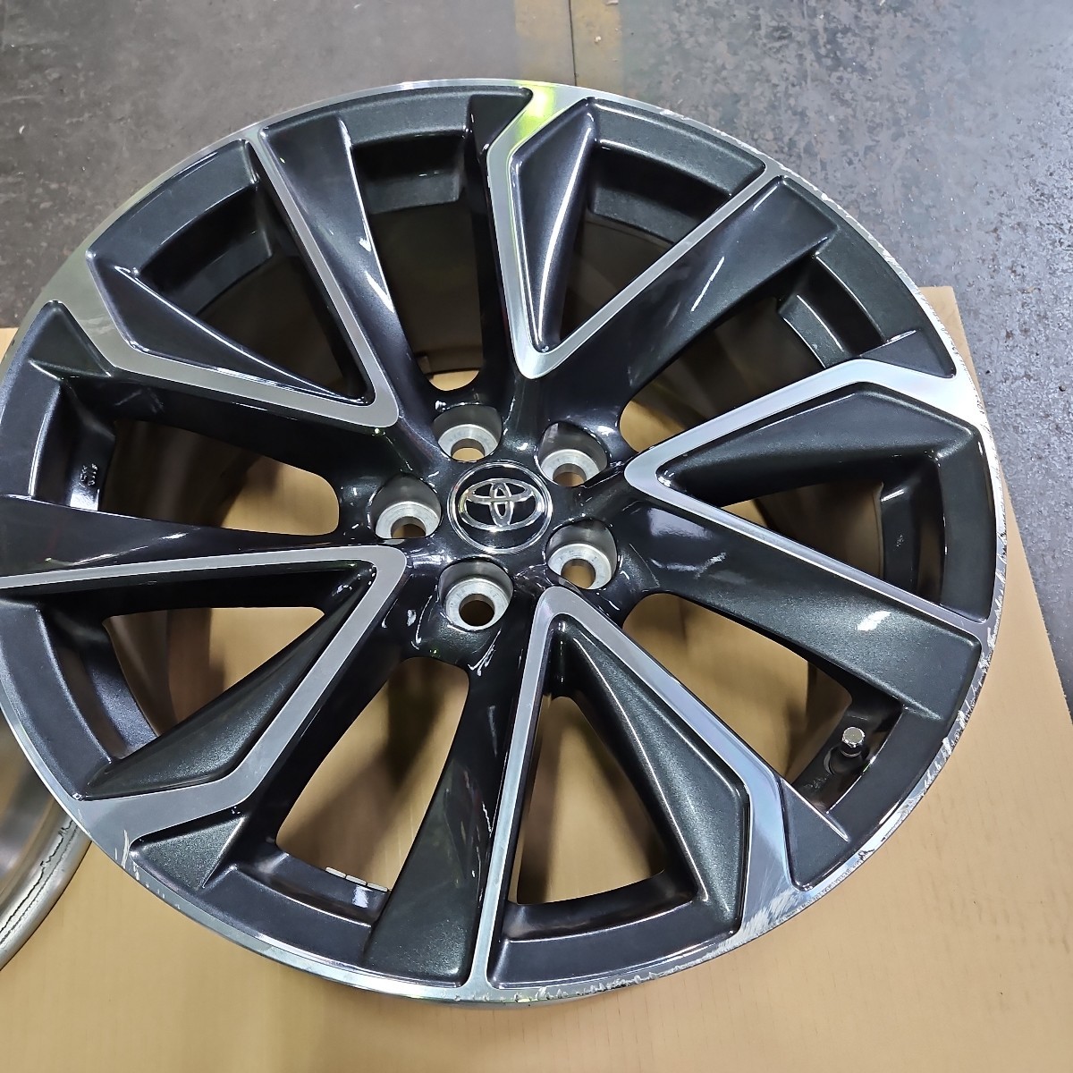 カローラスポーツ 純正アルミホイール 5穴 18インチ PCD100 8J