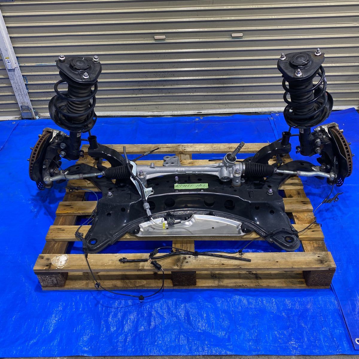 プリウス50 後期 ZVW51 フロント足回り フロントメンバー ロアアーム ステアリングギアボックス ブレーキドラム サスペンション等 No.1