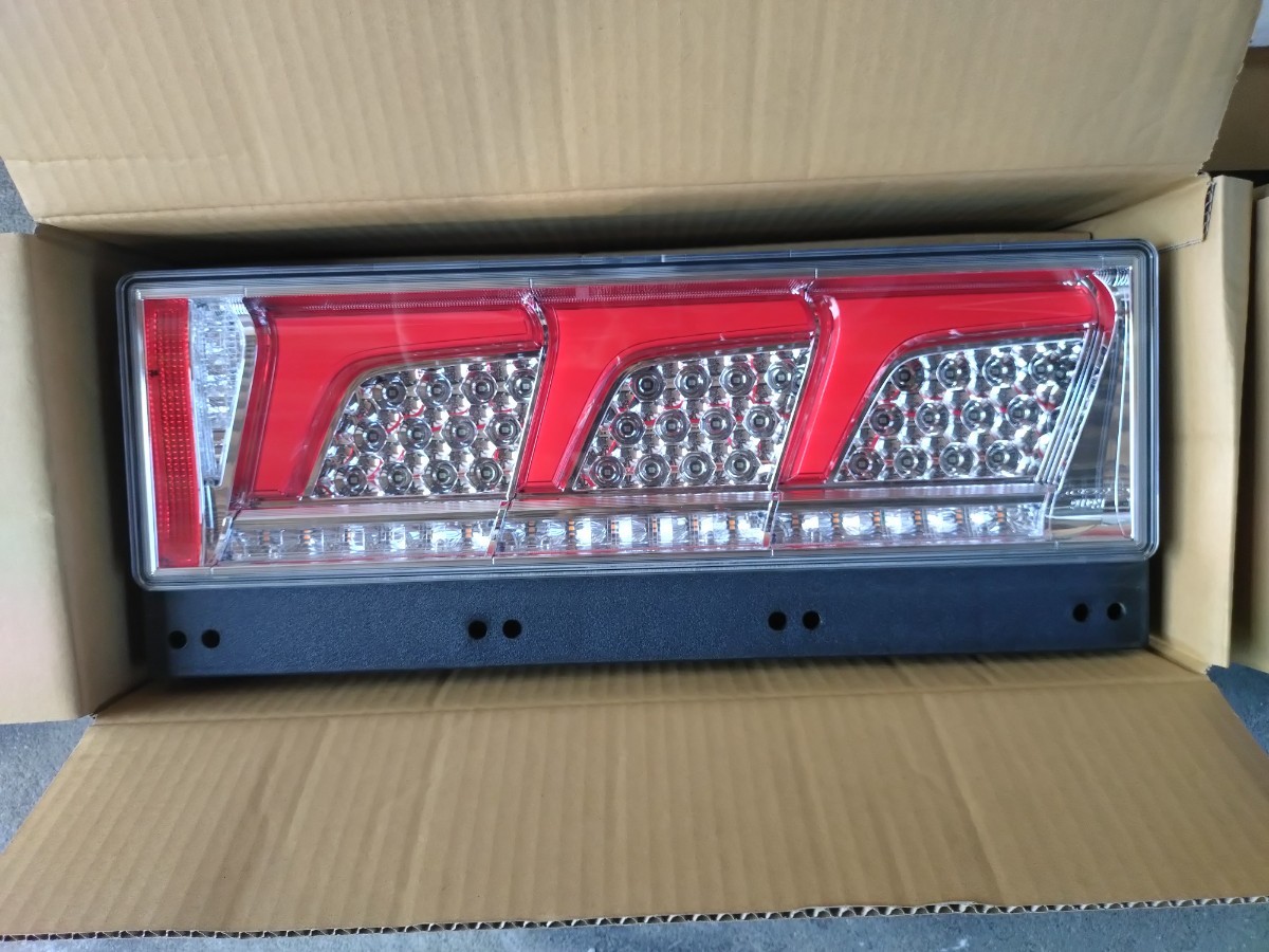 小糸製　テールランプ　新車はずし KOITO テールランプ 新車外し 小糸 LED 大型 オールLED テールライト 3
