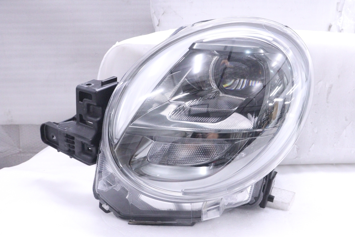 プリウスα プリウスアルファ ZVW41W 純正左テールランプ テールライト