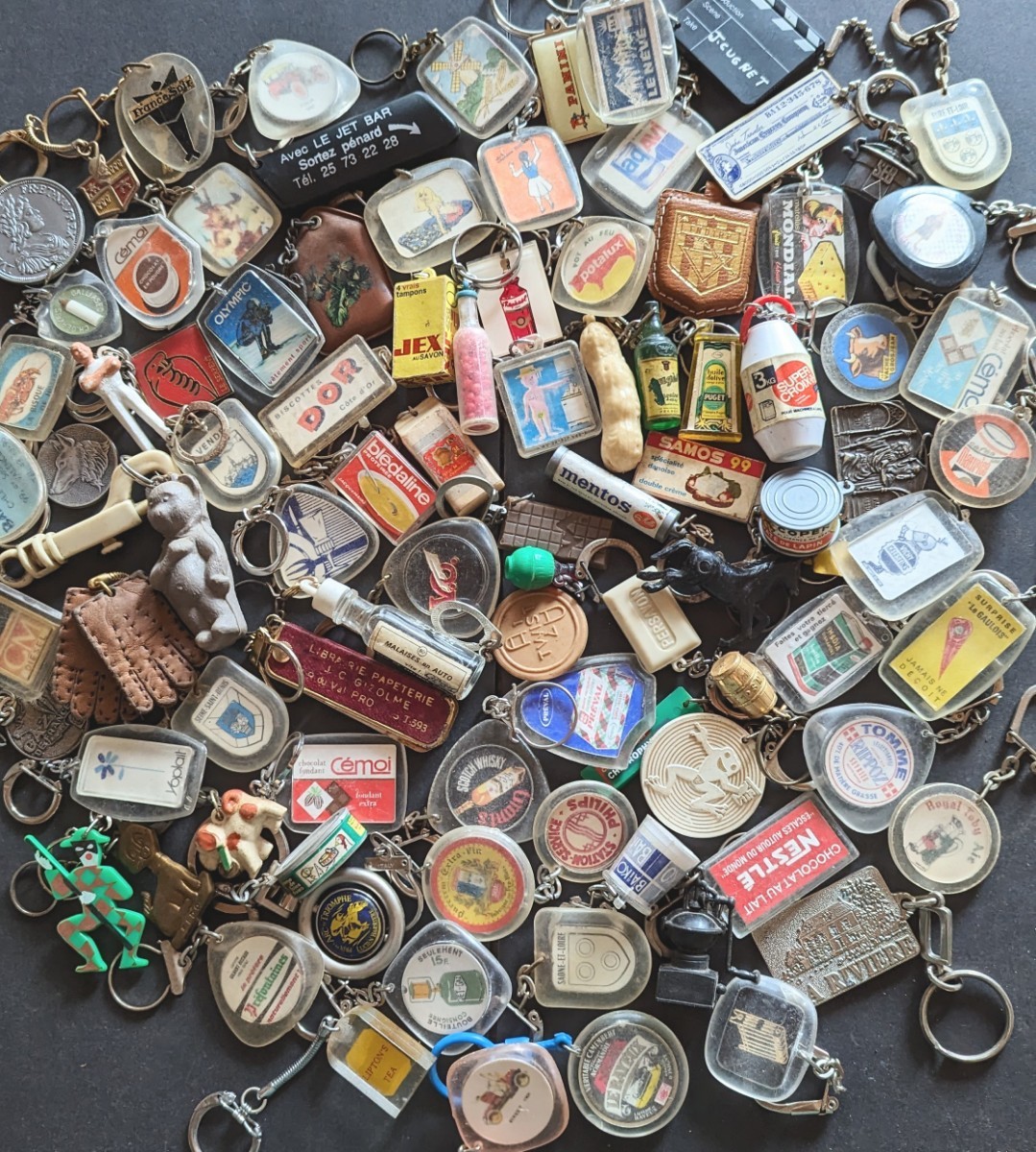 フランス ヴィンテージ 100個 ビンテージ キーホルダー まとめ売り