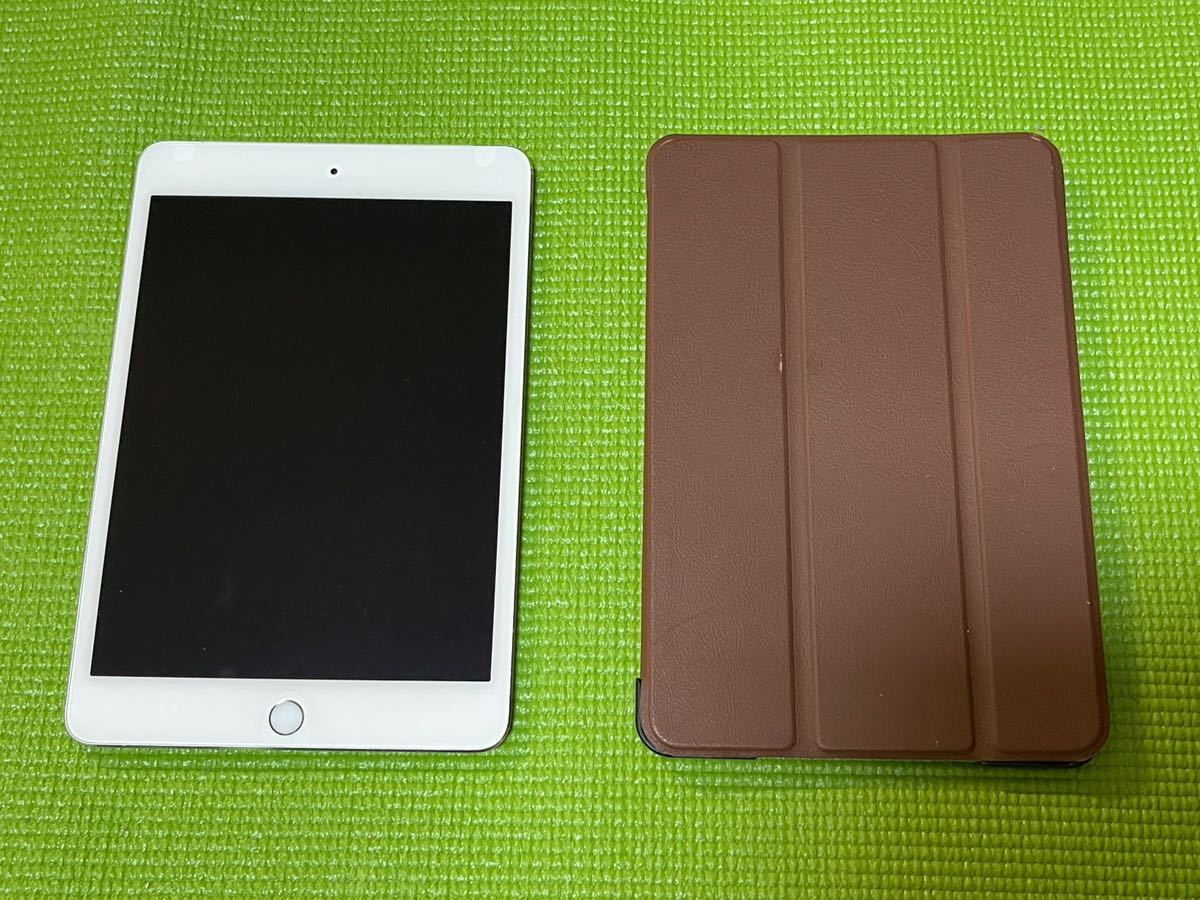 iPad mini 4 128GB Cellularモデル　SIMロック解除済 iPad mini 4 128GB Cellular セルラー＋Wi-Fi シルバー SIMロック解除