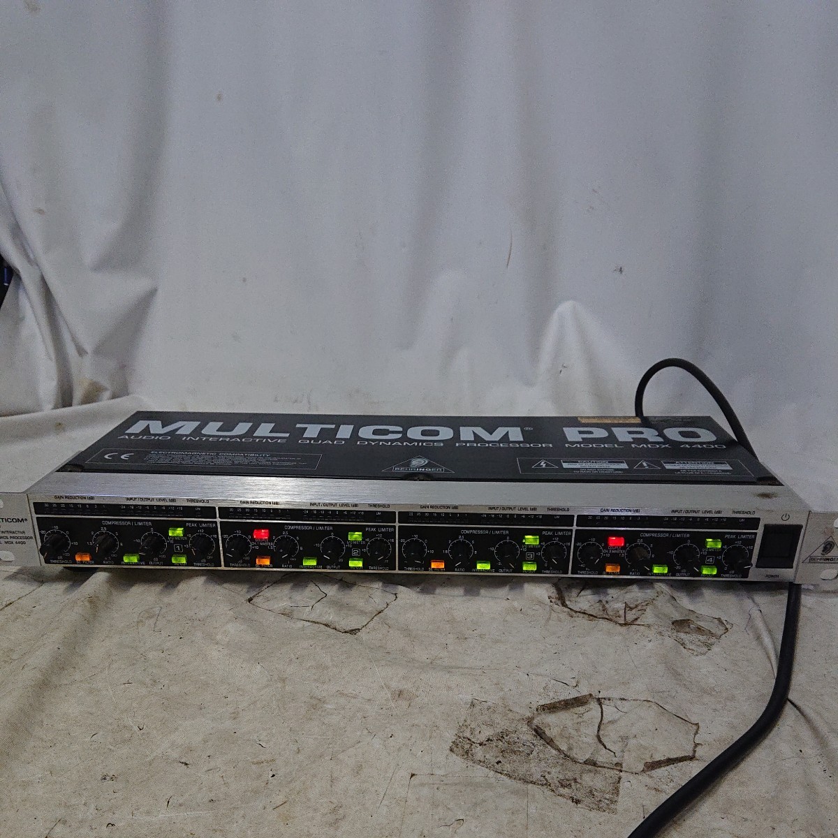 【通電確認のみ】BEHRINGER ベリンガー MULTICOM PRO コンプレッサー AUDIO INTERACTIVE QUAD DYNAMICS PROCESSOR MDX 4400 
