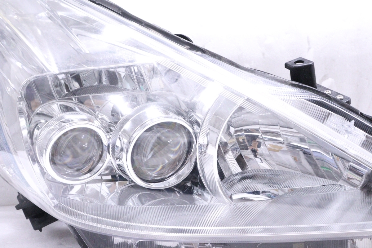 39-1324☆中期 LED ZVW40W プリウスα☆右ヘッドライト KOITO 47-42 打