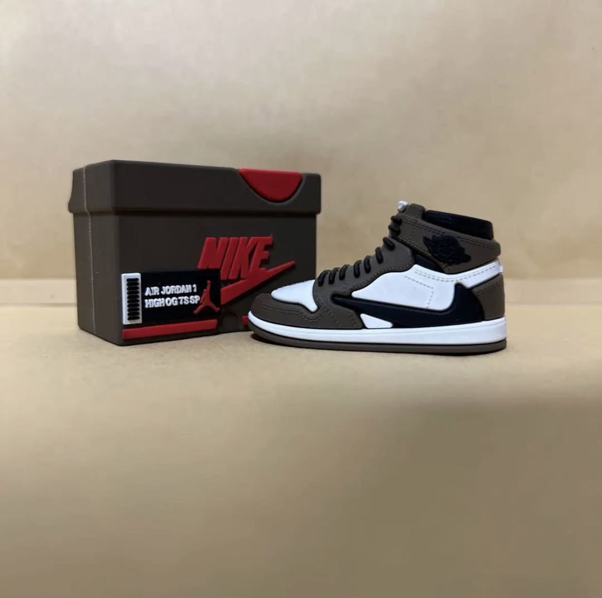 NIKE× Travis コラボAirPodspro第 1/2世代ケース_2