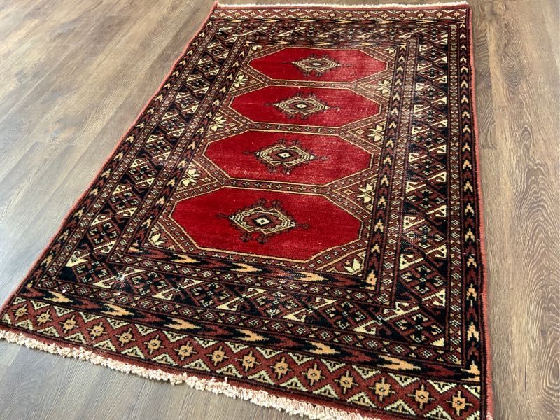 ★オススメヴィンテージ★119×79cmパキスタン・ラホール産 絨毯 ラグ アンティーク家具 トライバル 手織り カーペット 02ZZSRS230919006D