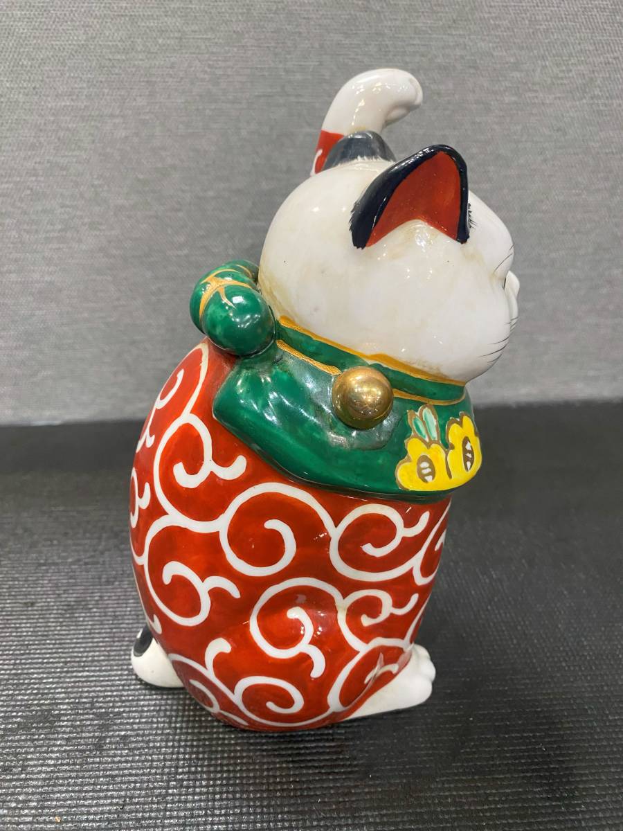 ☆ 時代物 伊万里焼 角福 招き猫 縁起物 当時物 唐草模様 陶磁器製