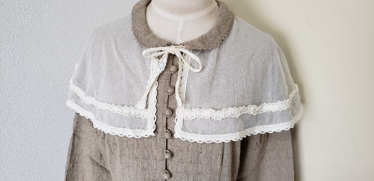 Innocent World｜つる薔薇レースケープ付きショートコート(再販)