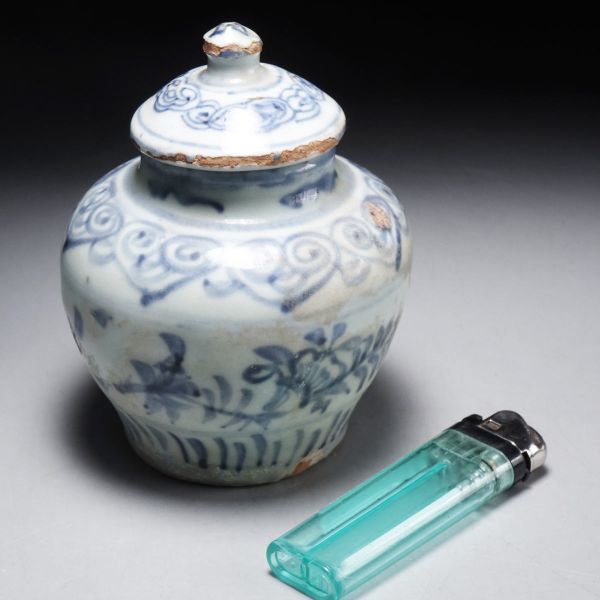 HOT，100%新品 W405. 古美術品 安南 染付 草花文 蓋付 小壺 /