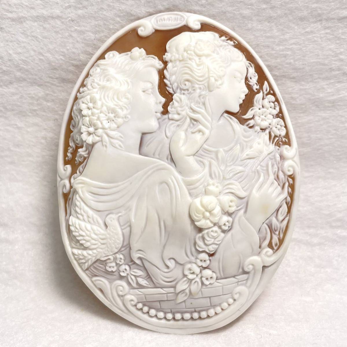 カメオ サイン入り ☆シェルカメオ 重量30.1g☆89.4×67.5×1.7mm 彫刻 サイン入り CAMEO