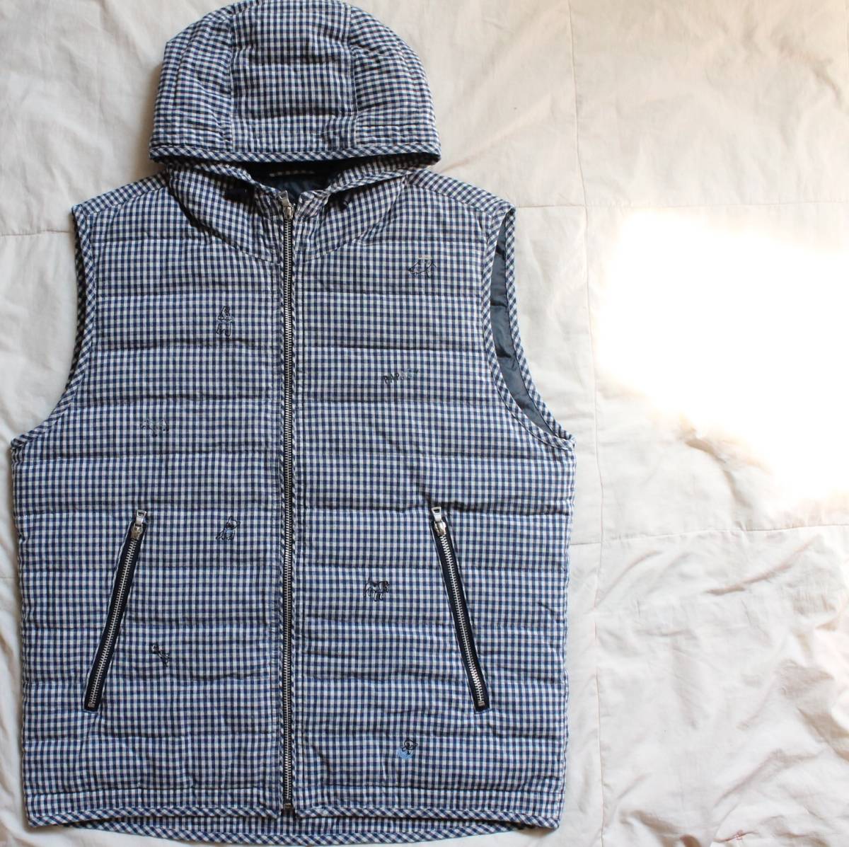 （ほぼ未使用）PAPAS+ パパスプラス ギンガムチェックダウンベスト　サイズ：Ｍ