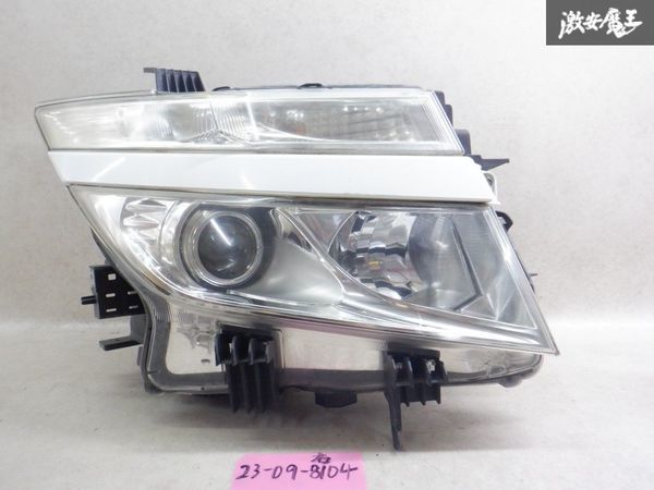 E52 エルグランド　ヘッドライト左右 日産純正 E52 エルグランド 前期 ヘッドライト ヘッドランプ 右 右側