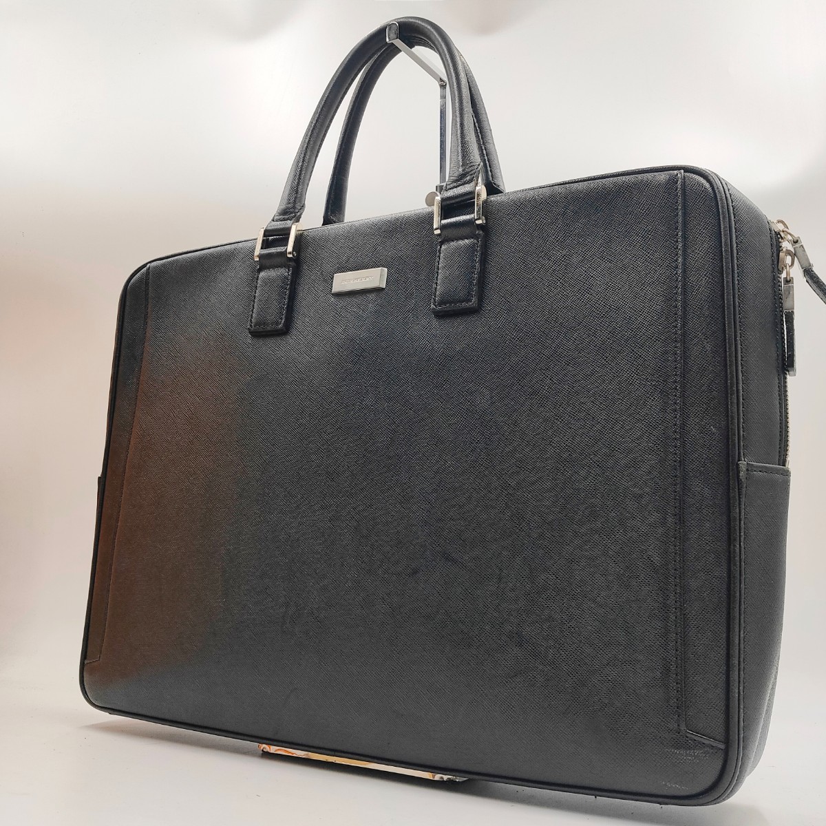 ☆美品&A4収納可能☆ BURBERRY バーバリー サフィアーノレザー