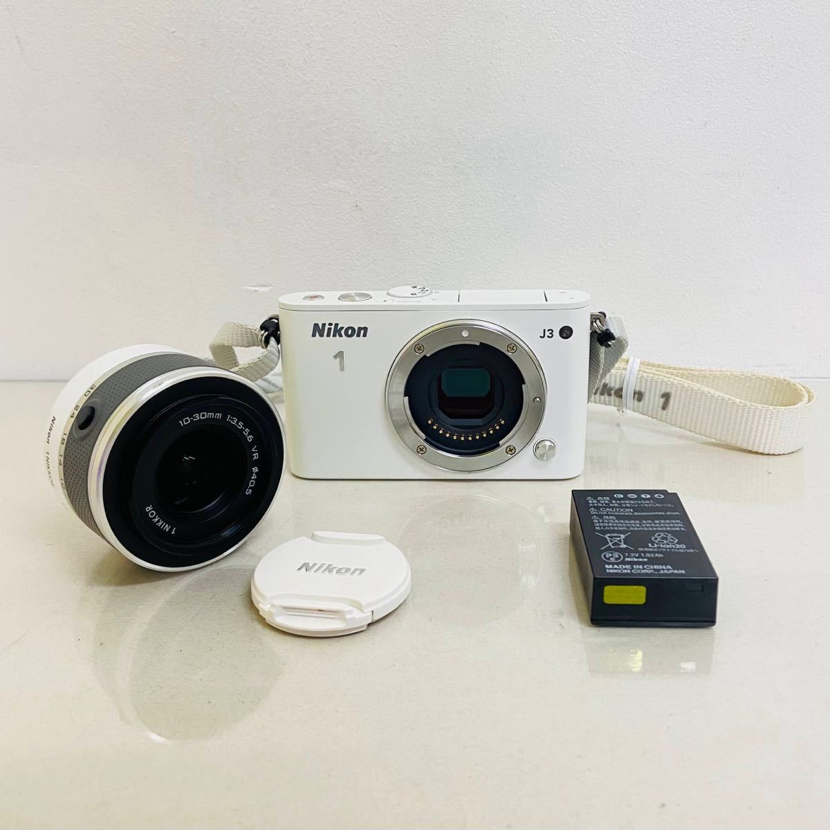 ジャンク品 Nikon J3 ミラーレスカメラ 1 NIKKOR 10-30mm 美品Nikon1
