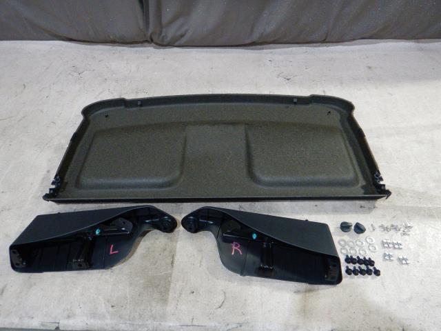 アクア DAA-NHP10 トノカバー 個人宅配送不可 Y329652 アクア DAA